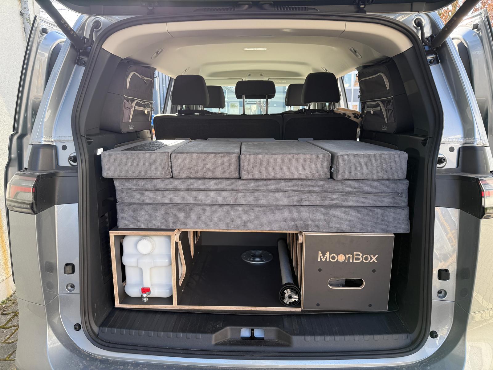 MOONBOX 115 Modify - Campervan module with seating group
