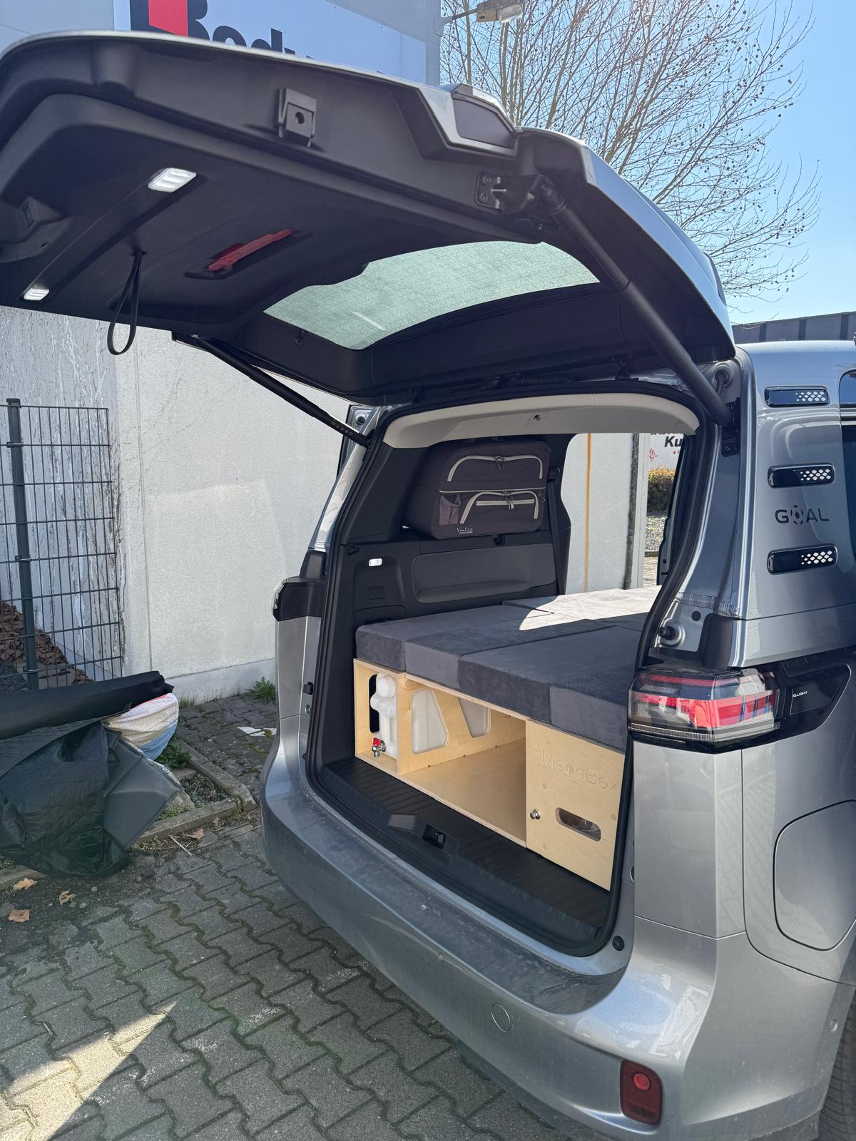 MOONBOX 115 Modify - Campervan module with seating group