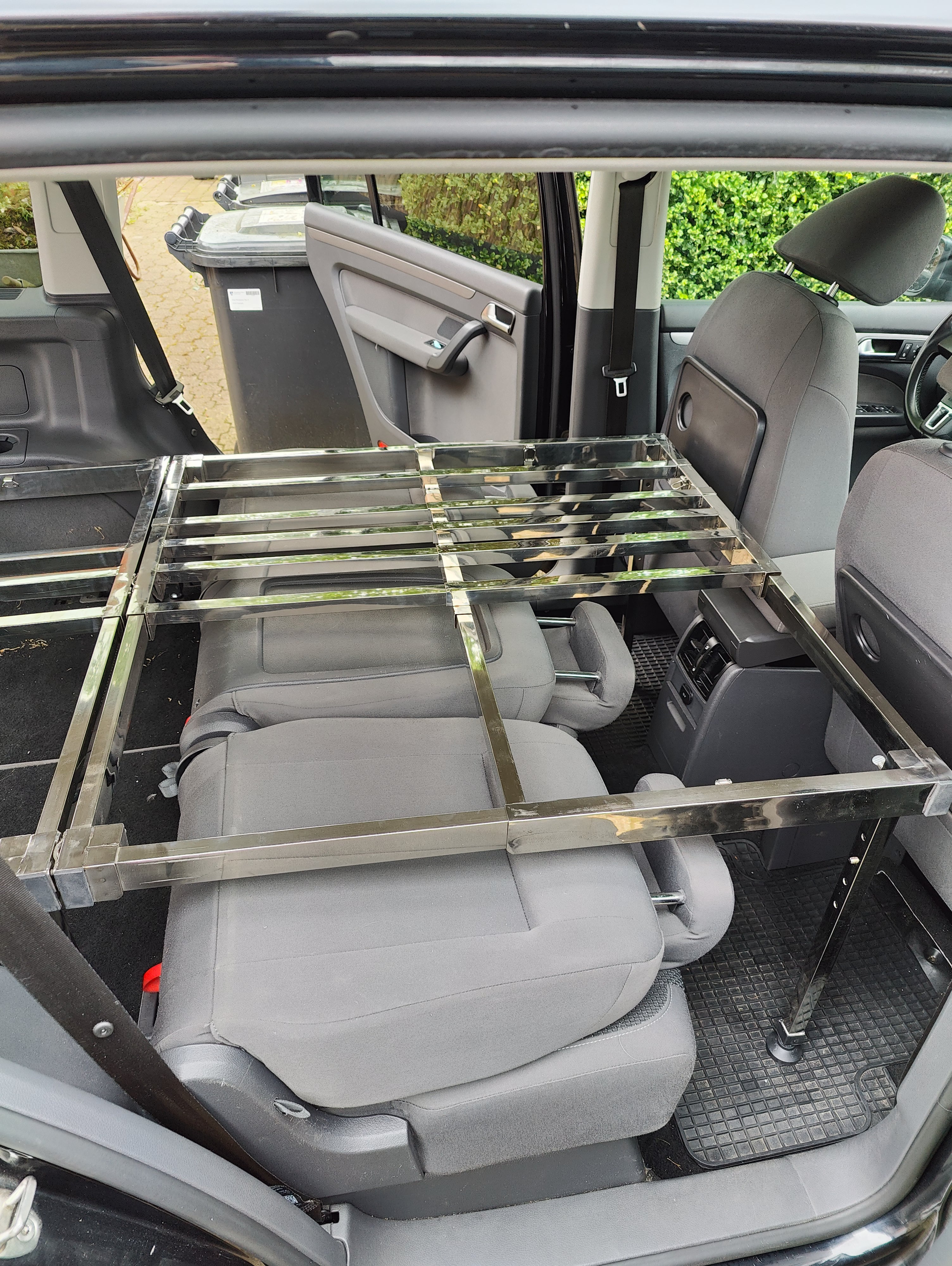 CampBoxi Unifit – Flexibles und verstellbares Bettgestell für Ihr Alltagsauto