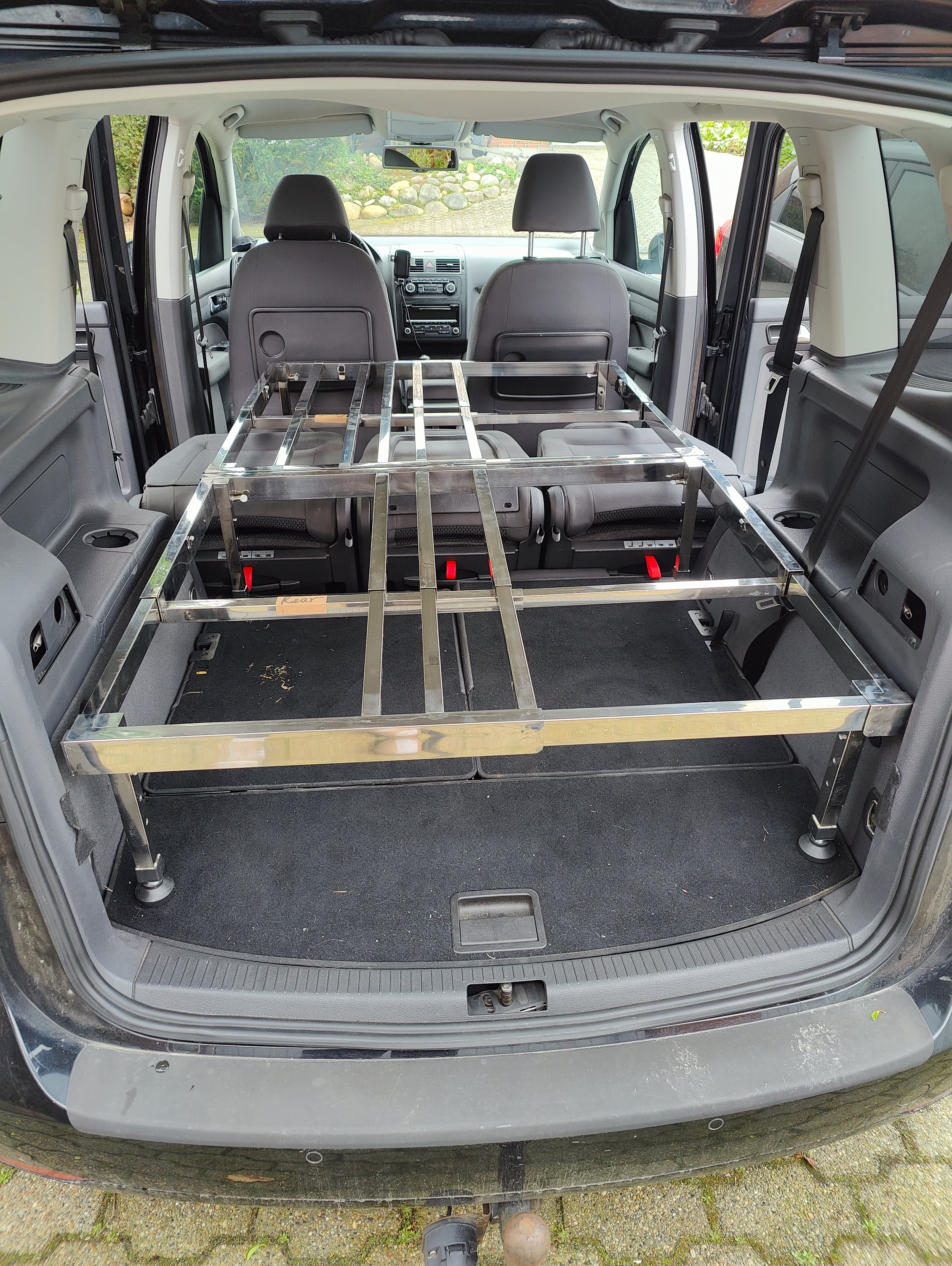 CampBoxi Unifit – Flexibles und verstellbares Bettgestell für Ihr Alltagsauto