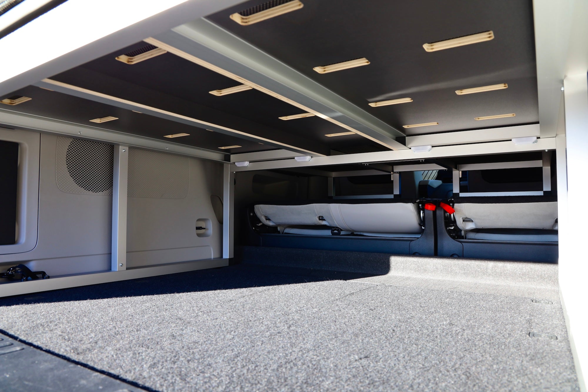 FLIP Adventure Bed - Campervan module with lots of storage space