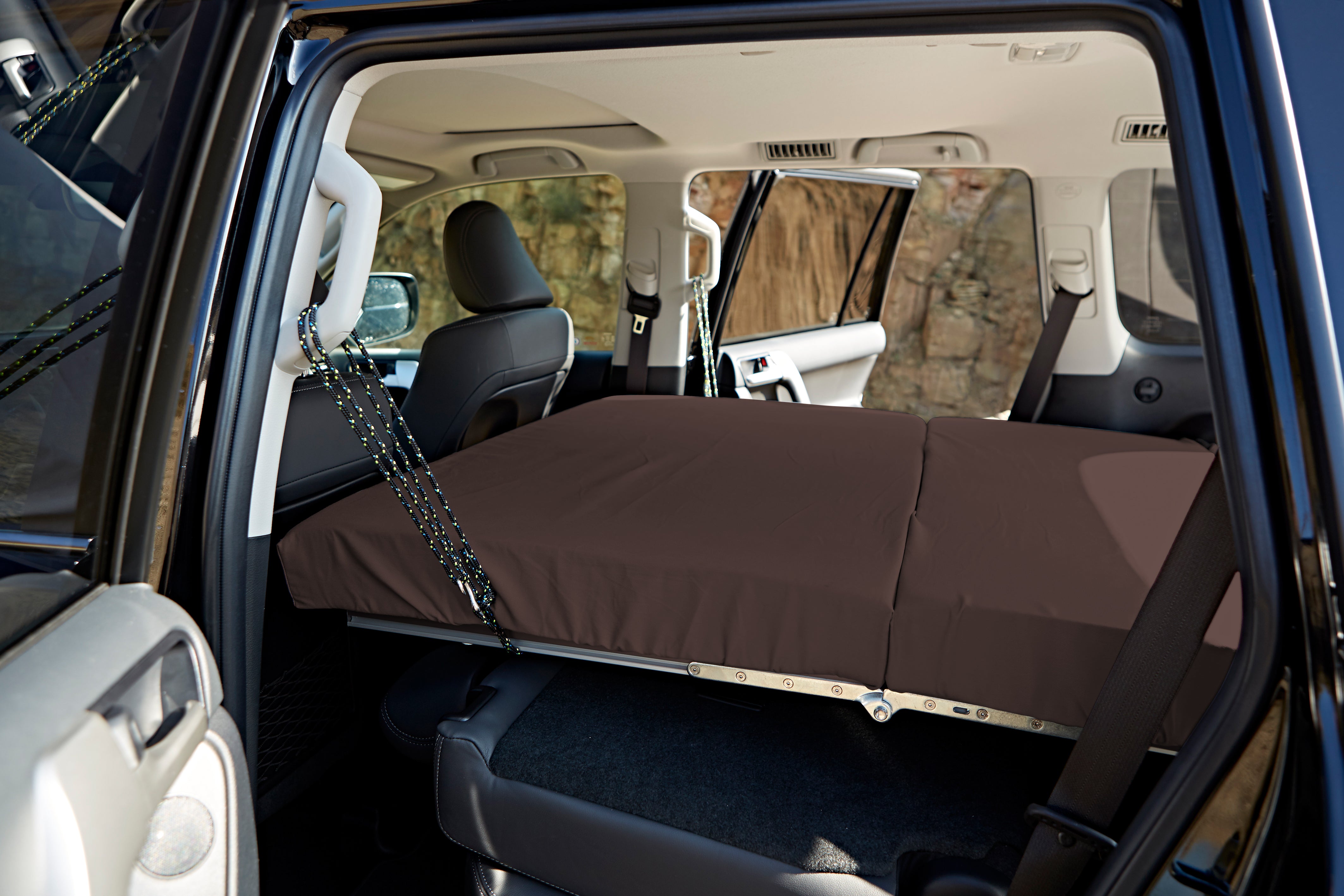 QUQUQ FlatBox – Campervan-Modul für Landcruiser & Discovery 3+4