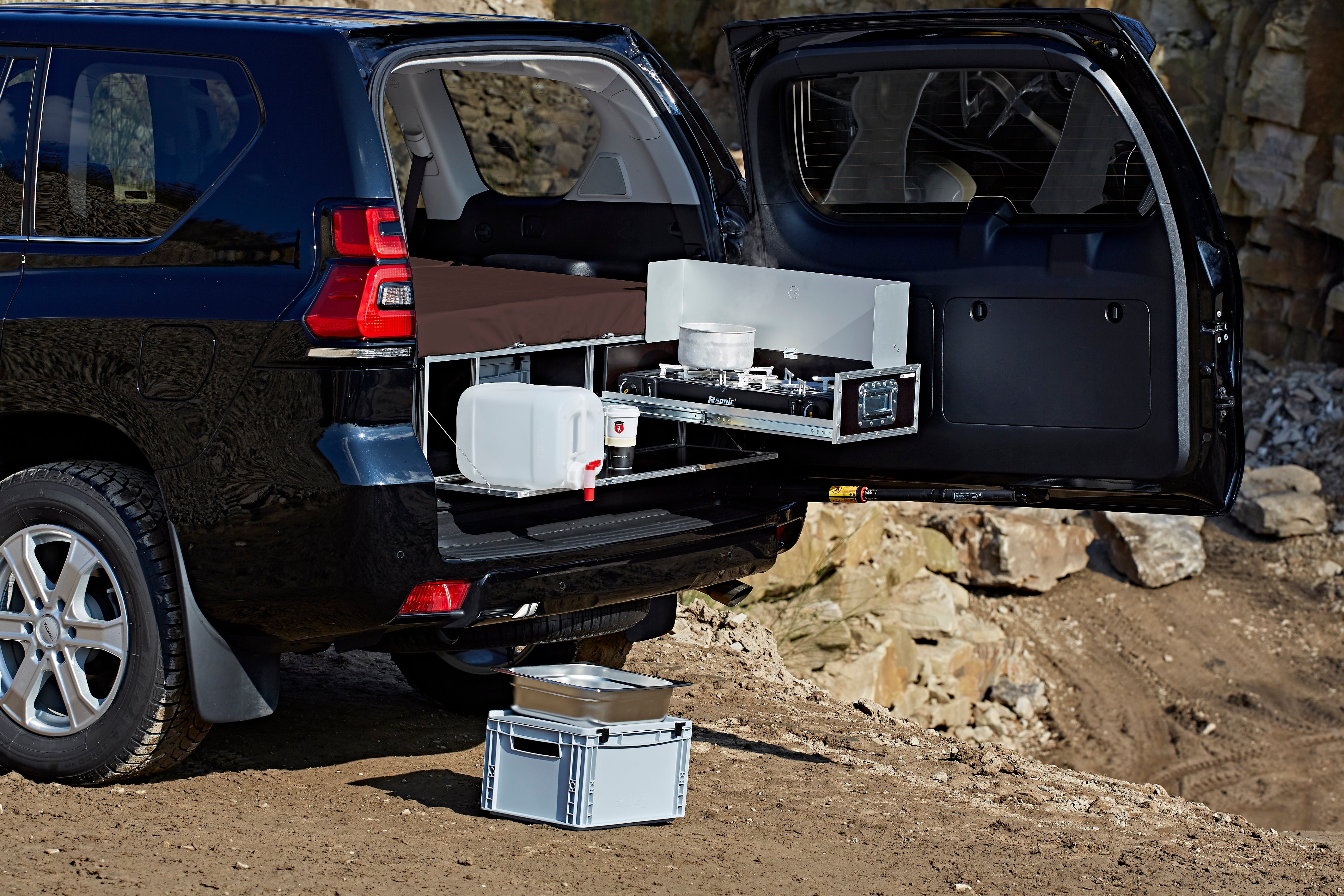 QUQUQ FlatBox – Campervan-Modul für Landcruiser & Discovery 3+4