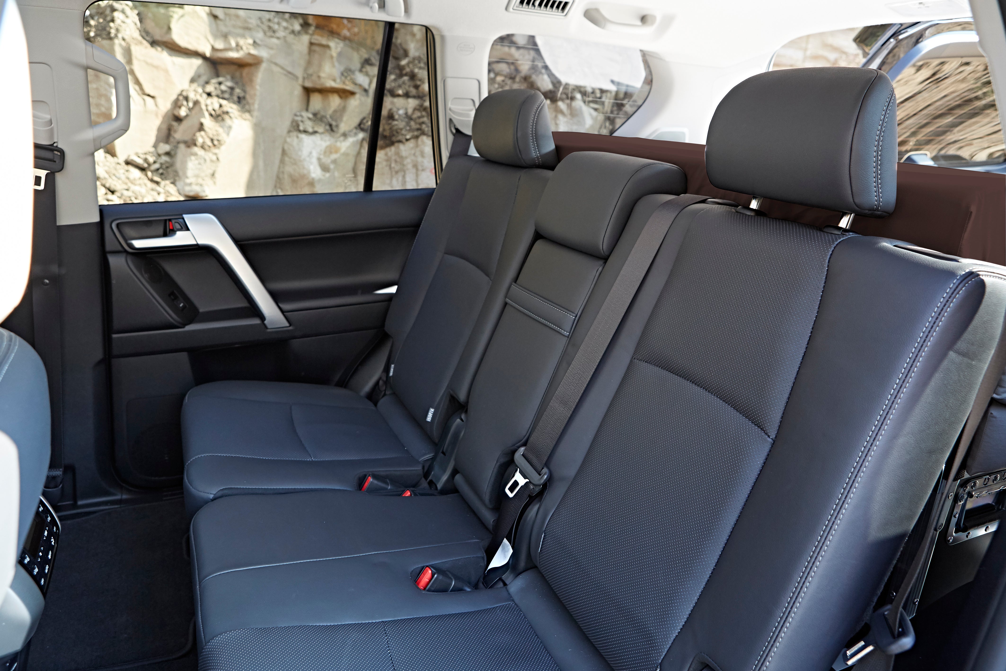 QUQUQ FlatBox – Campervan-Modul für Landcruiser & Discovery 3+4