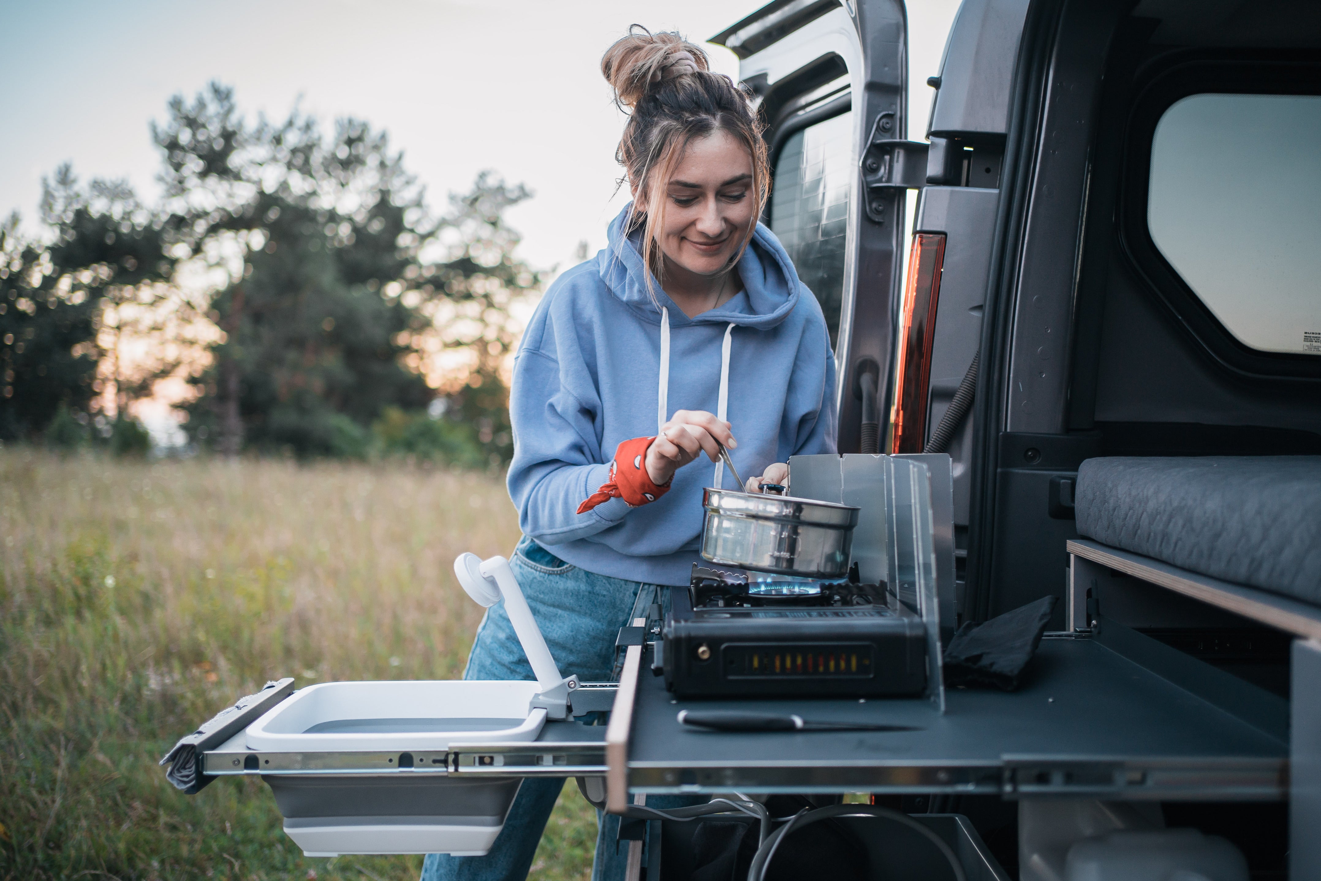 RAXO Base Campervan Modul - Omdan Din Bil til En Komfortabel og Funktionel Campervan