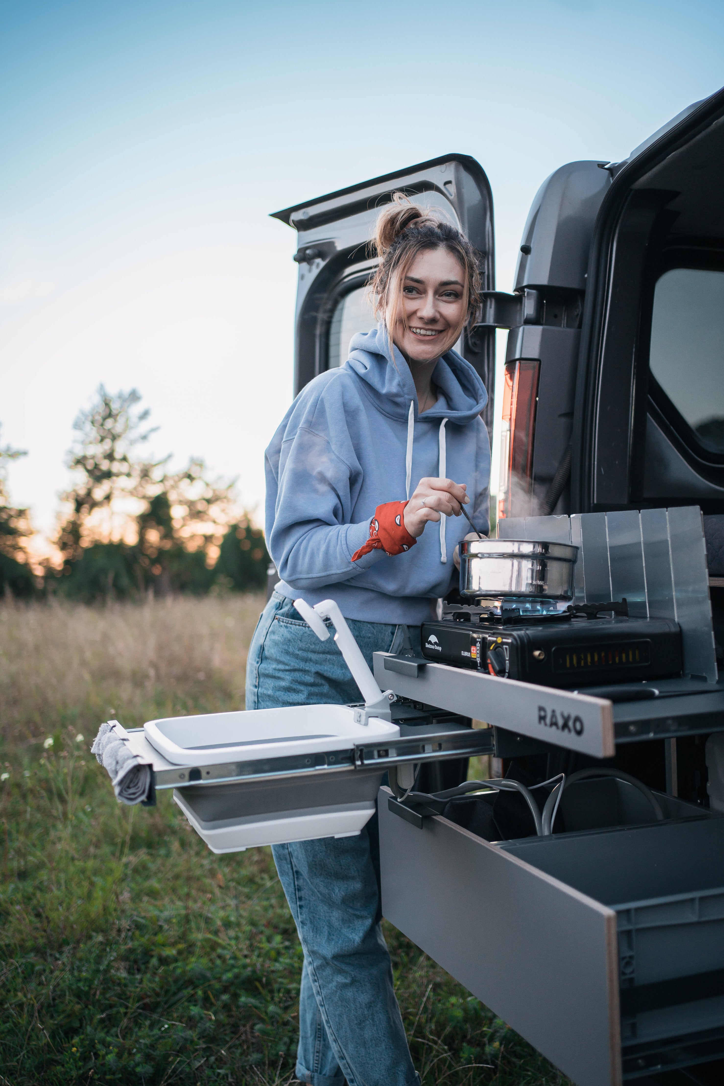 RAXO Base Campervan-Modul – Verwandeln Sie Ihr Auto in einen komfortablen und funktionalen Campervan