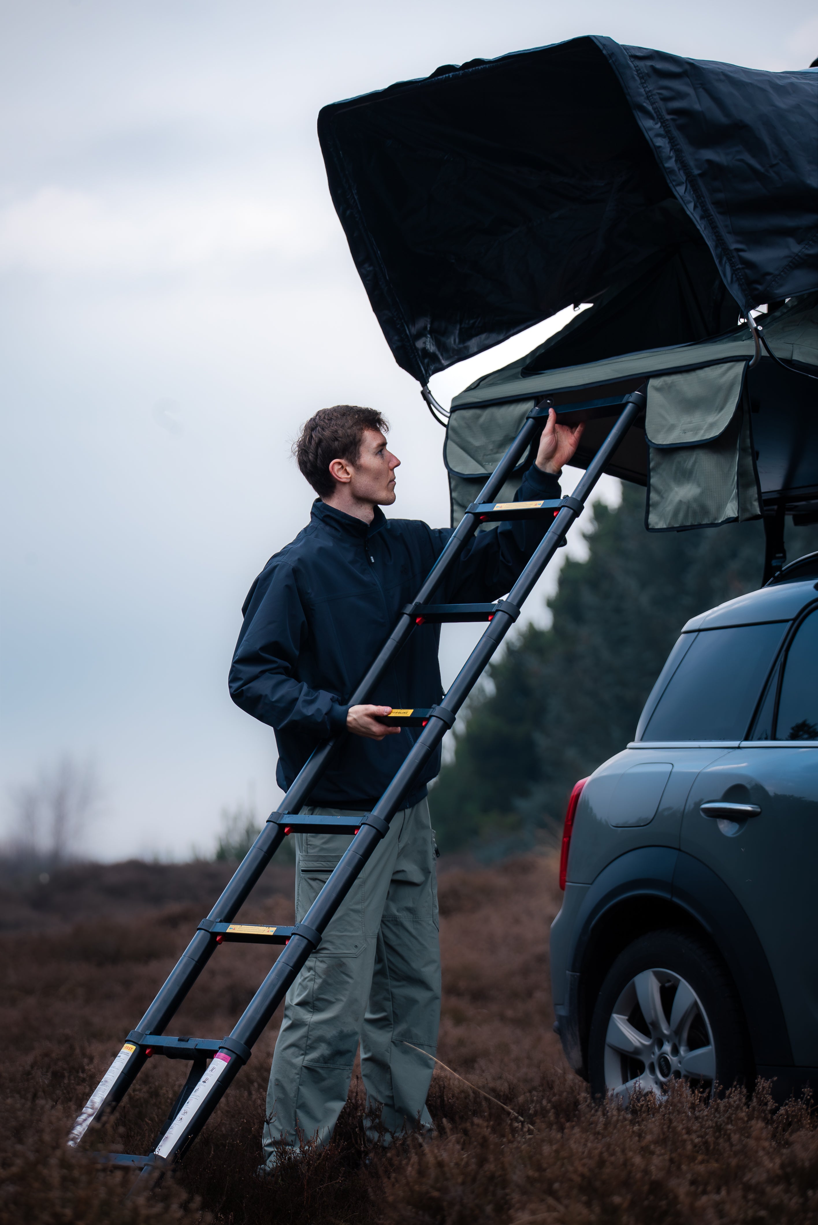CampBoxi Nest 160 roof tent - All-in-one roof tent | Hydraulic opening | integrated window bars | comfort mattress