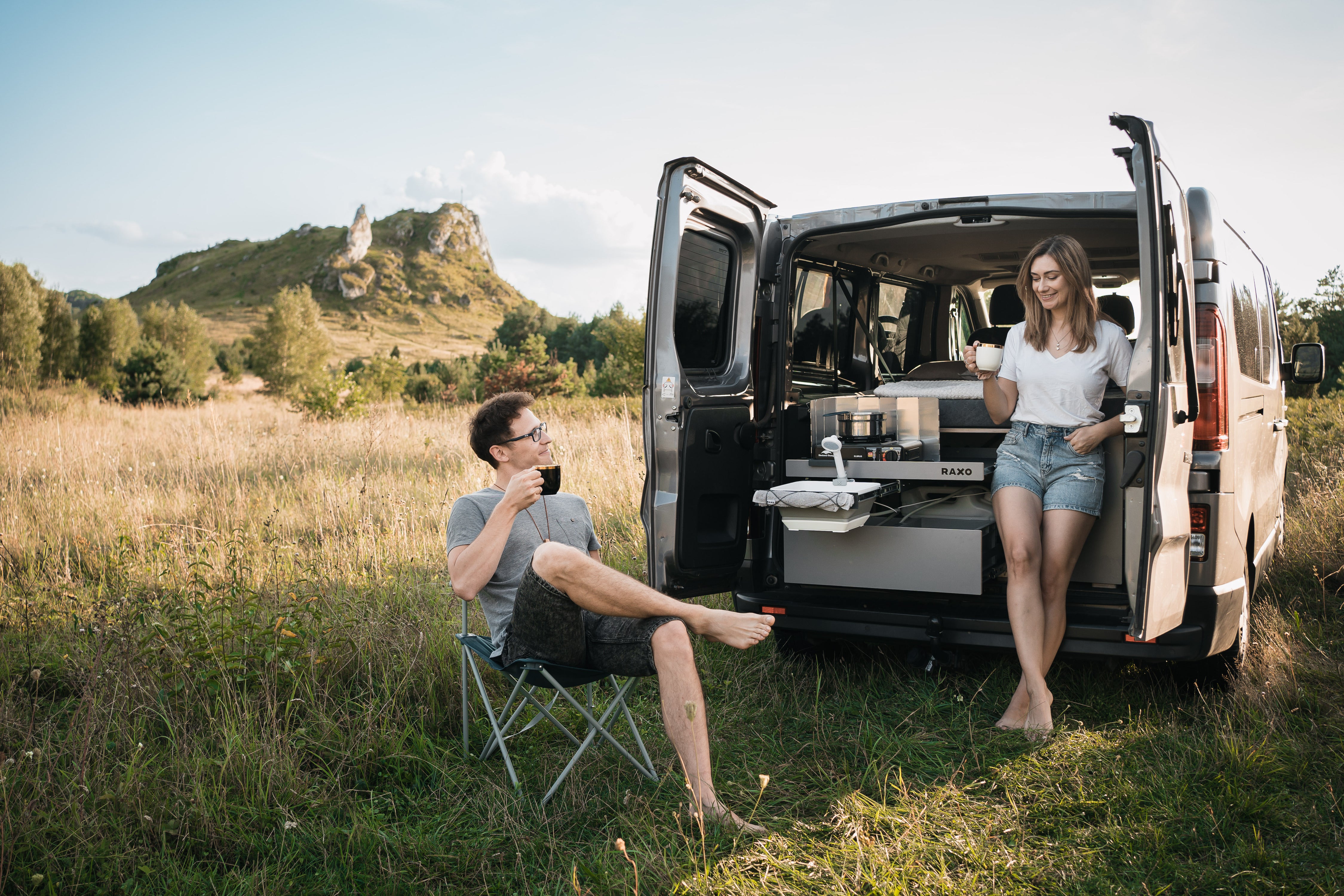 RAXO Base Campervan Modul - Omdan Din Bil til En Komfortabel og Funktionel Campervan