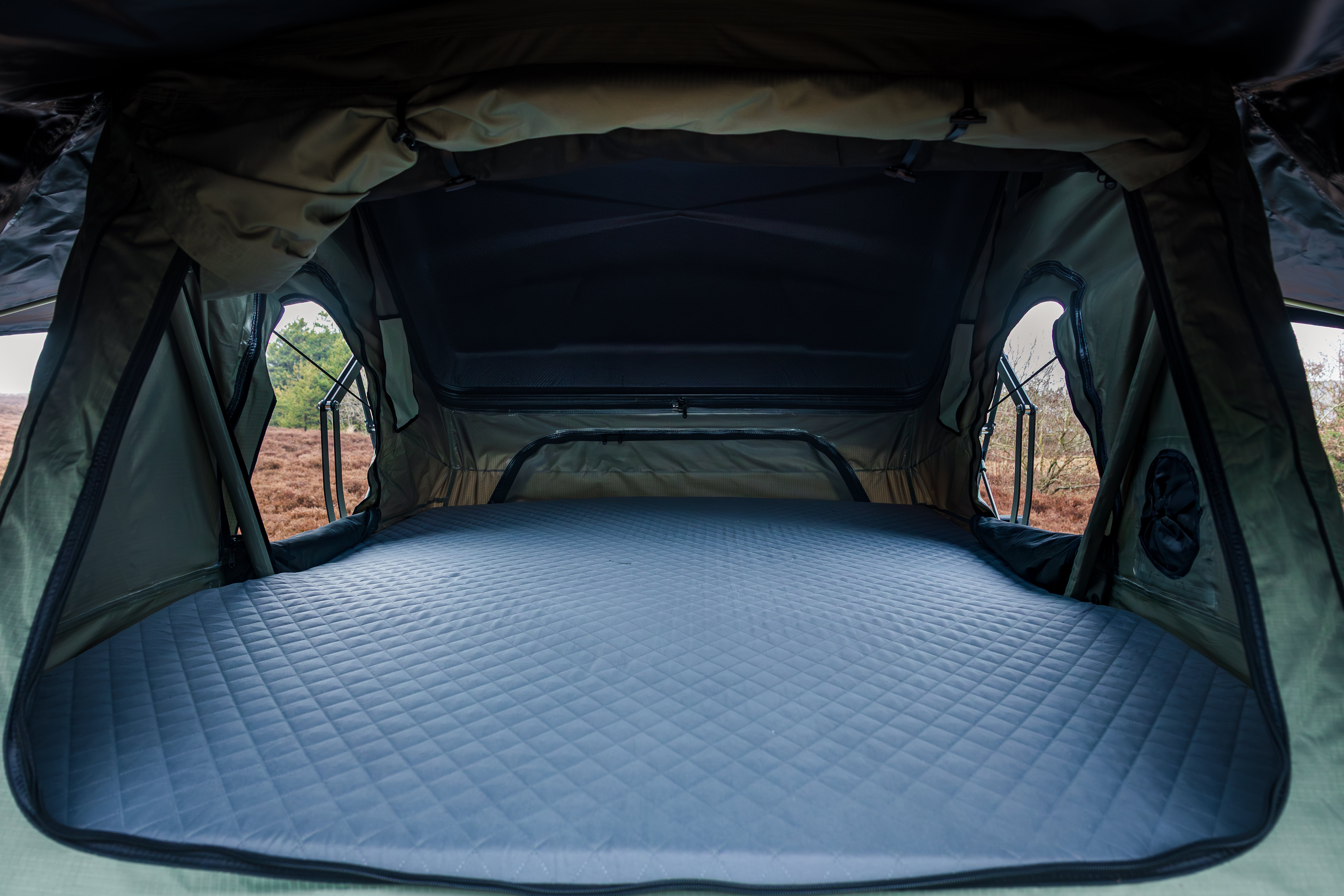 CampBoxi Nest 160 roof tent - All-in-one roof tent | Hydraulic opening | integrated window bars | comfort mattress