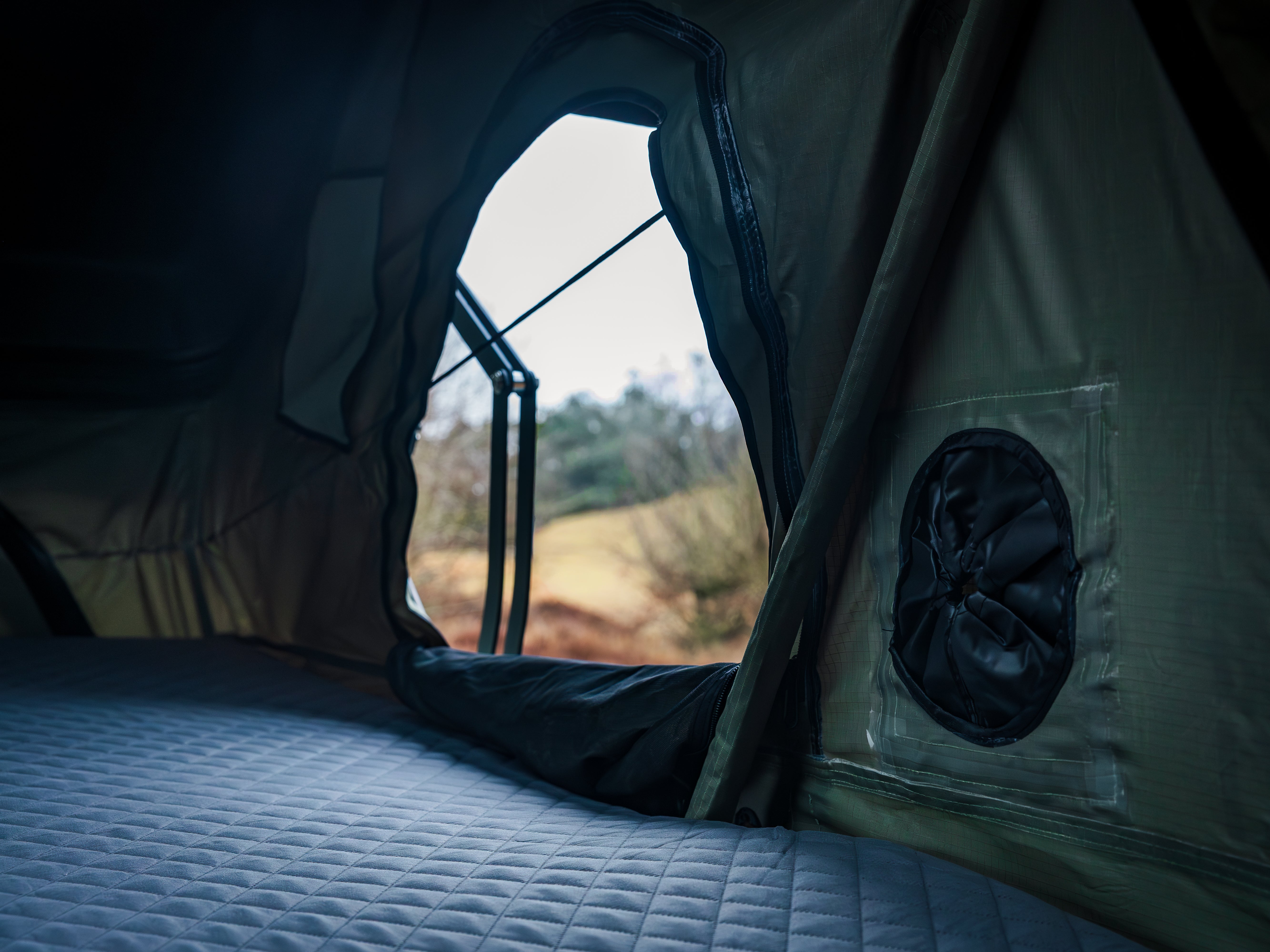 CampBoxi Nest 160 roof tent - All-in-one roof tent | Hydraulic opening | integrated window bars | comfort mattress