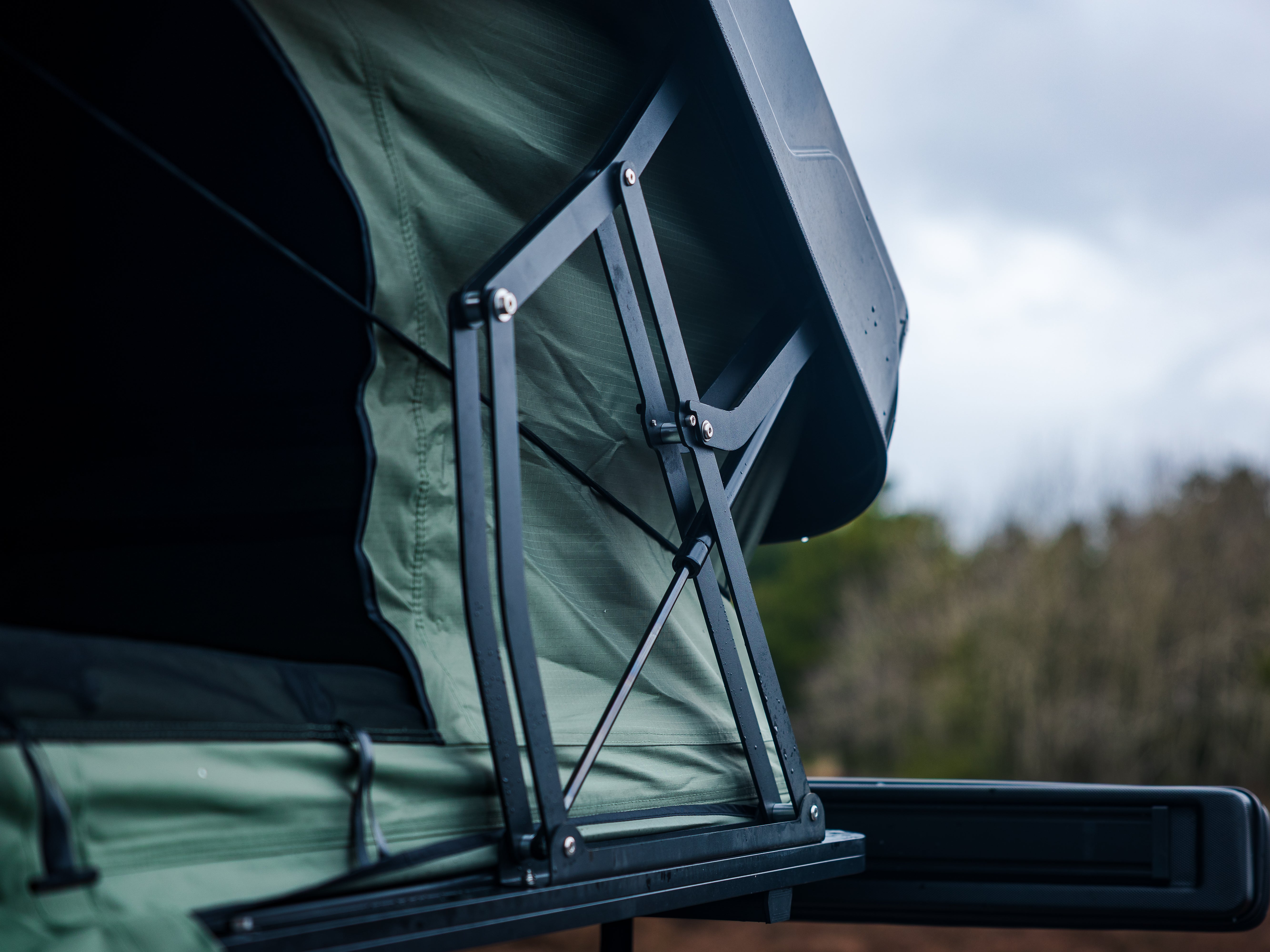CampBoxi Nest 160 roof tent - All-in-one roof tent | Hydraulic opening | integrated window bars | comfort mattress