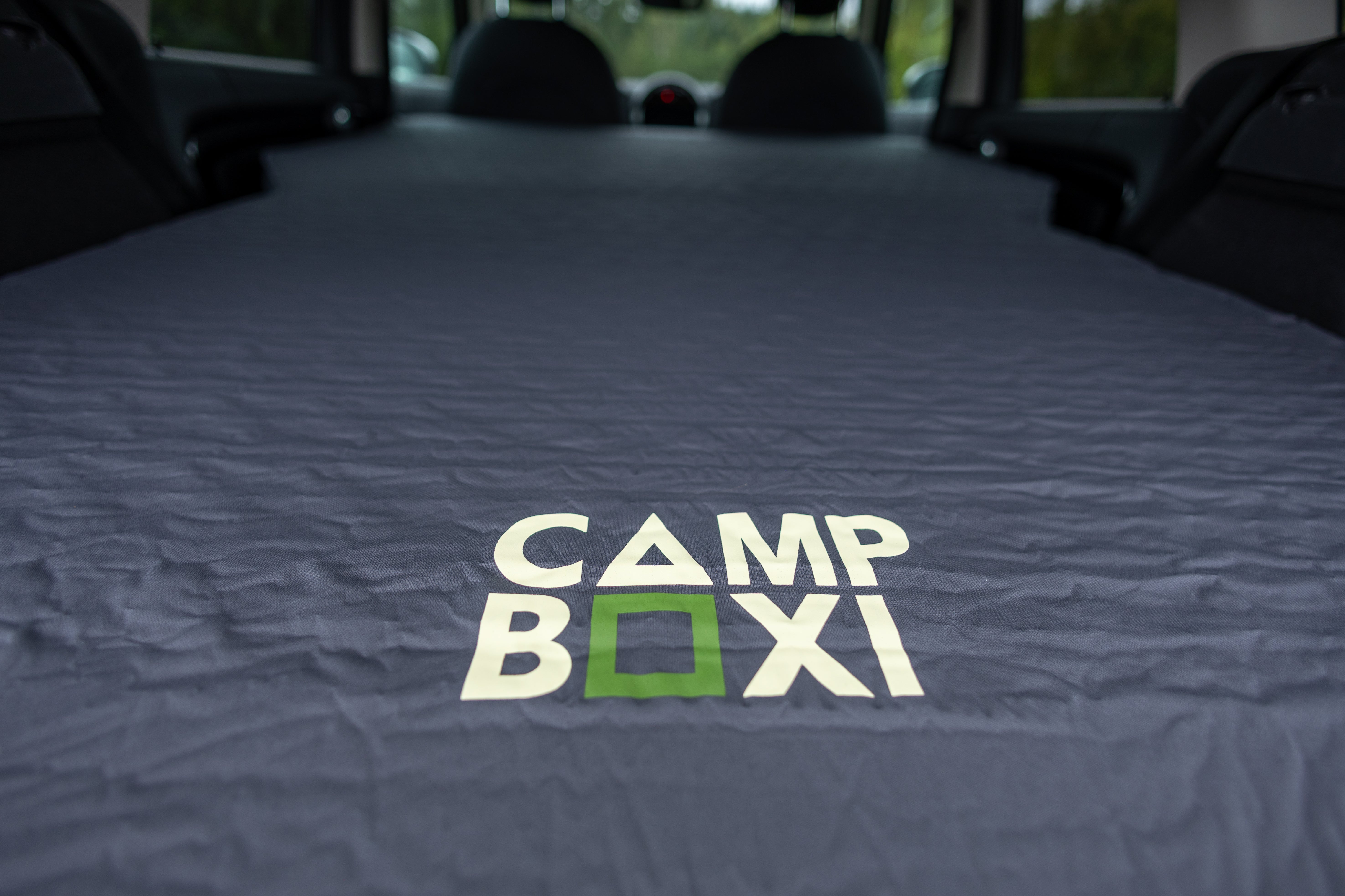CampBoxi LUX Air - Luksus selvoppustelig bilmadras med integreret pumpe