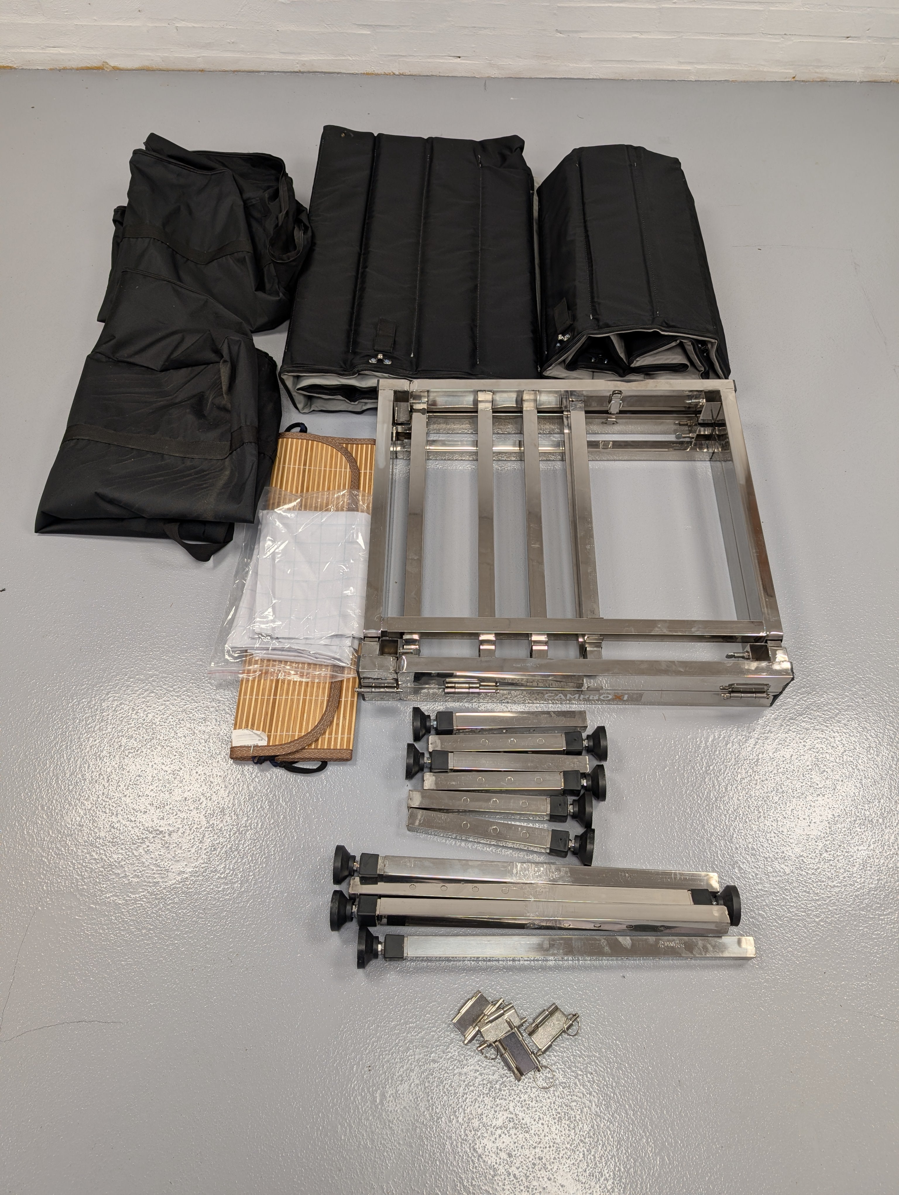 CampBoxi Unifit – Flexibles und verstellbares Bettgestell für Ihr Alltagsauto