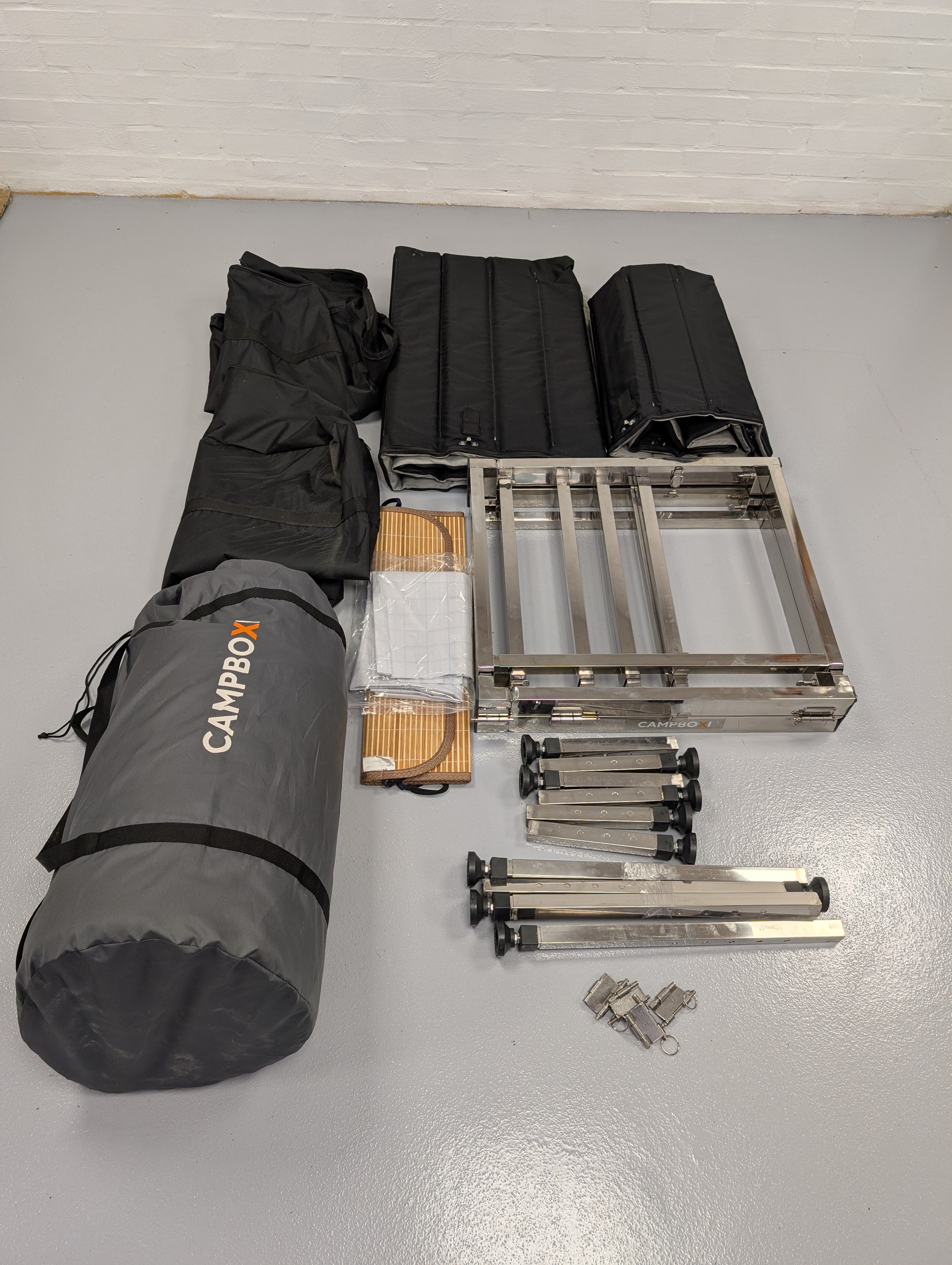 CampBoxi Unifit – Flexibles und verstellbares Bettgestell für Ihr Alltagsauto