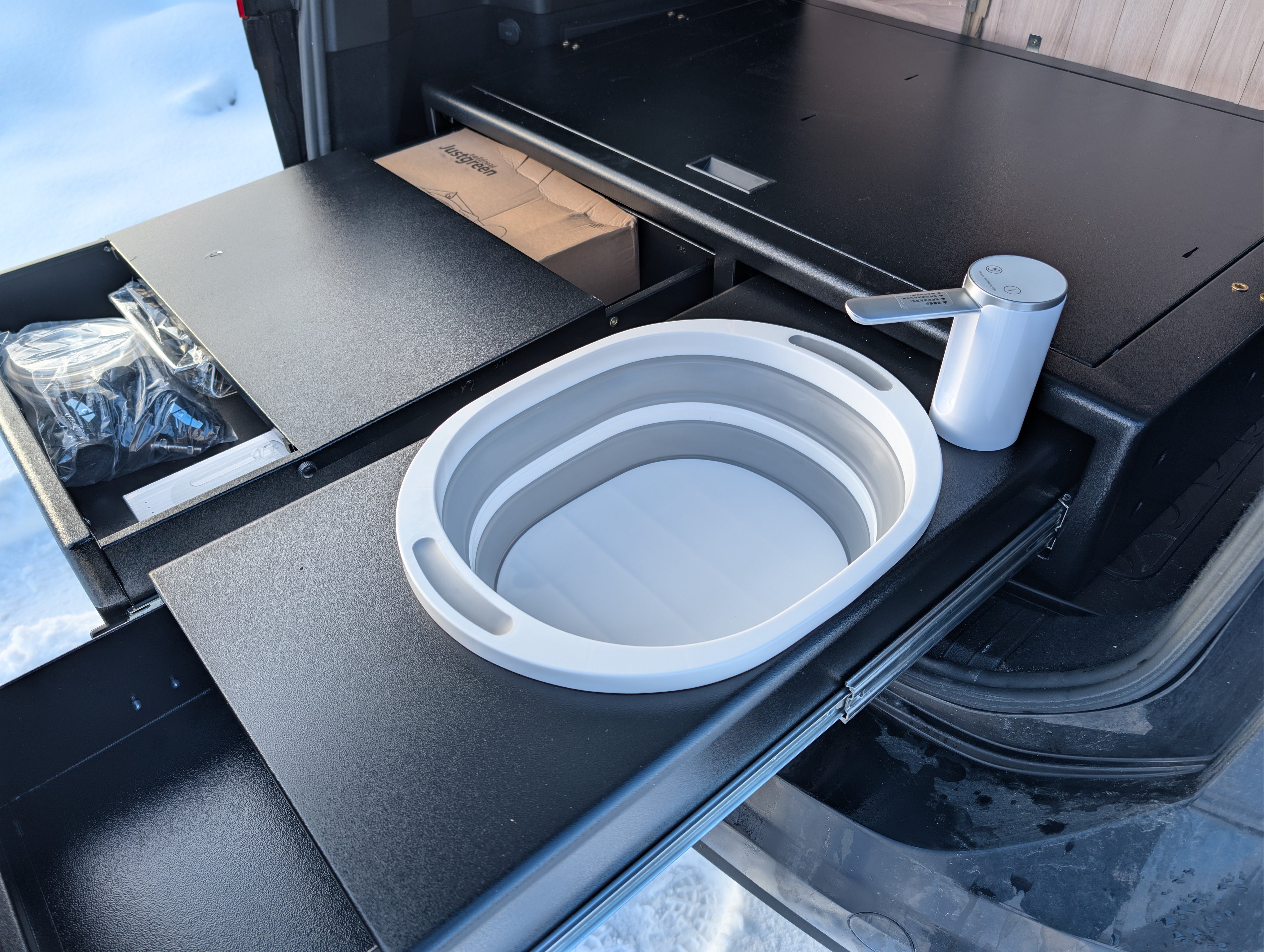 CampBoxi Kitchenfit - Alt-i-ét Campervan Modul til hverdagsbiler