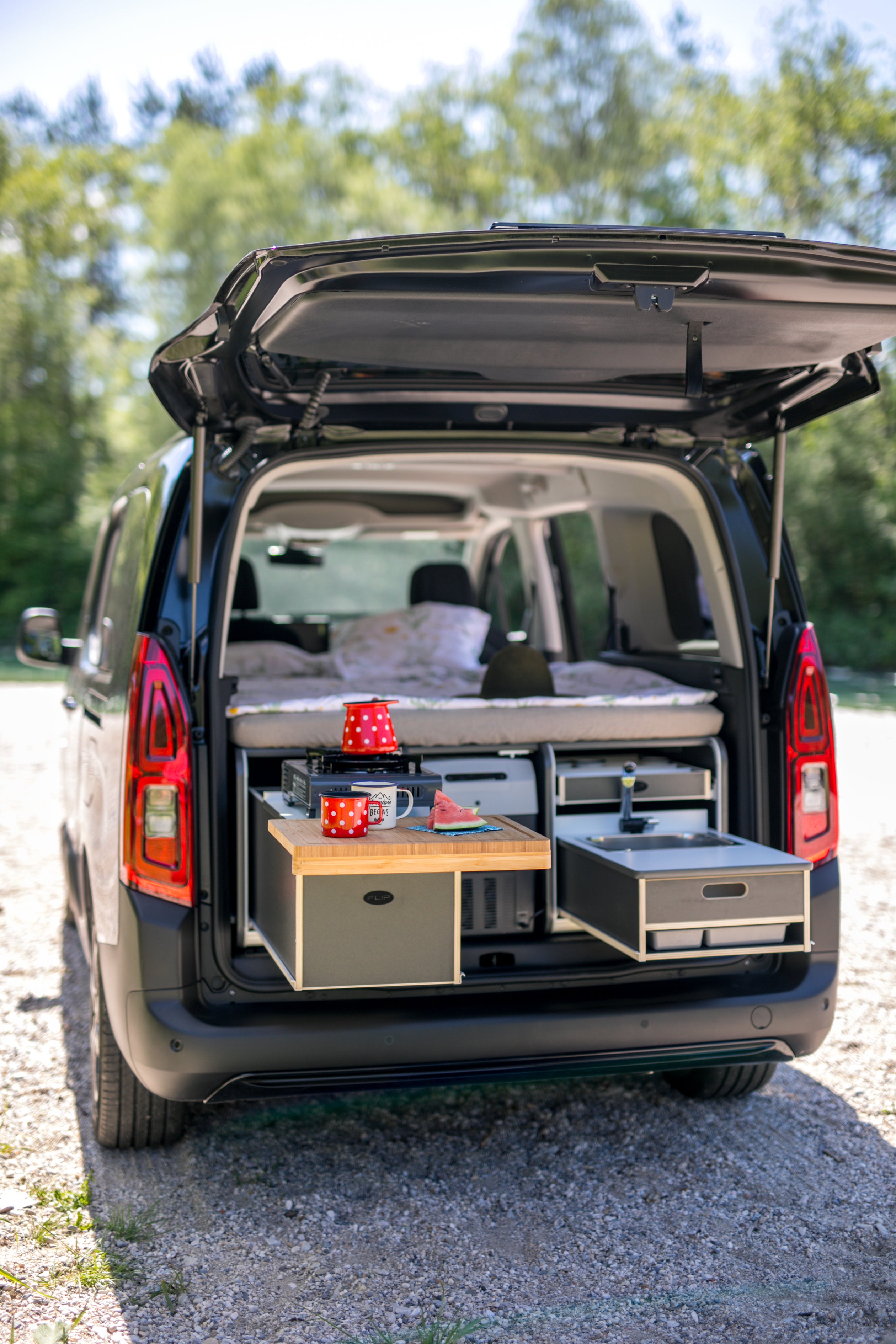 FLIP Camping Box – Luxuriöses Wohnmobil-Modul 